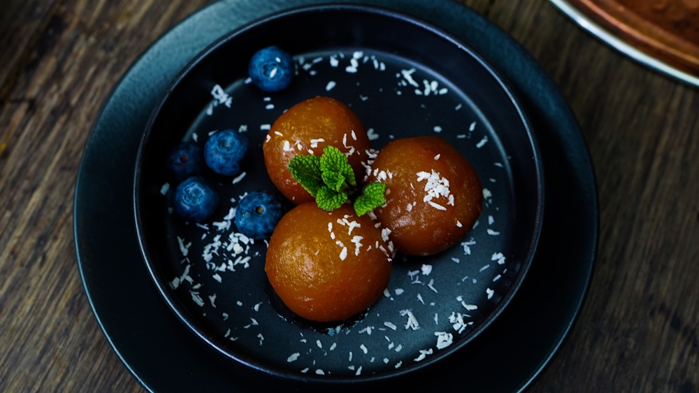 Hot Gulab Jamun-Kurkuma400