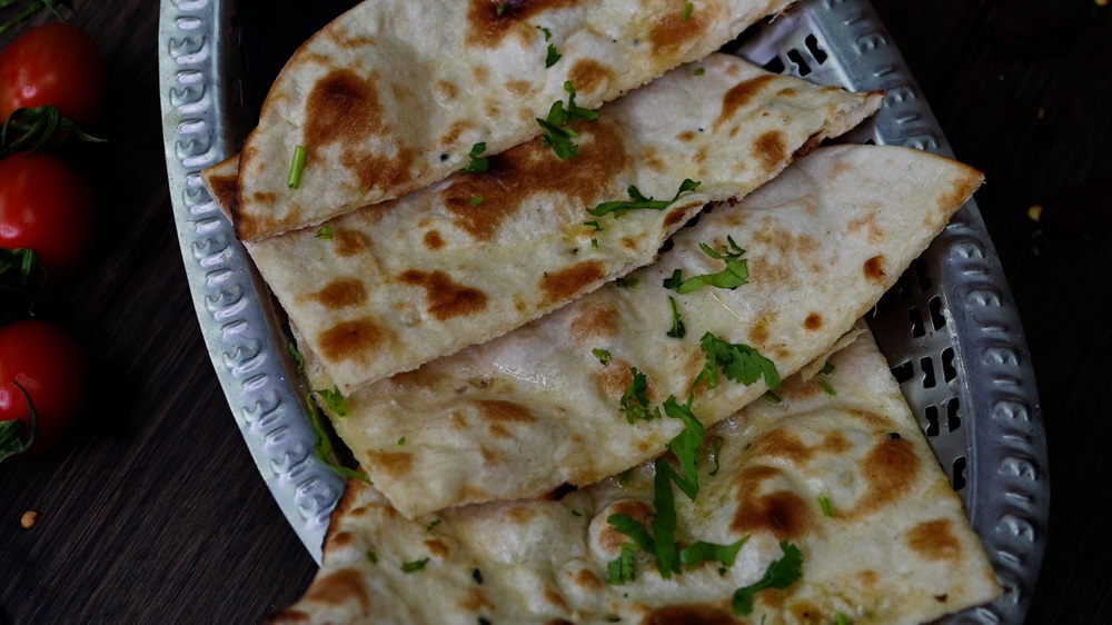 Paneer Naan-Kurkuma400